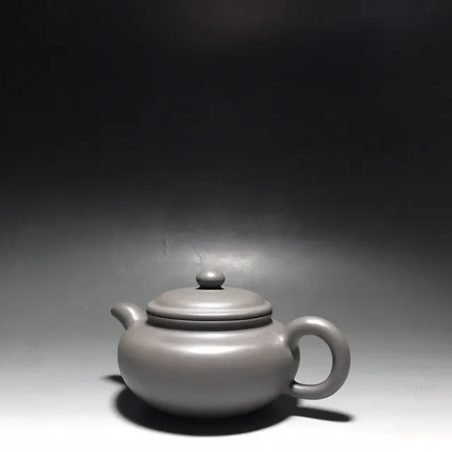 Chinese old Yixing Clay Teapot Handmade Antique style pot Purple sand Teapot300m