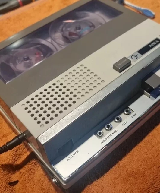 VINTAGE AIWA 1965 Vintage TP703 Portable Tape Recorder Bande