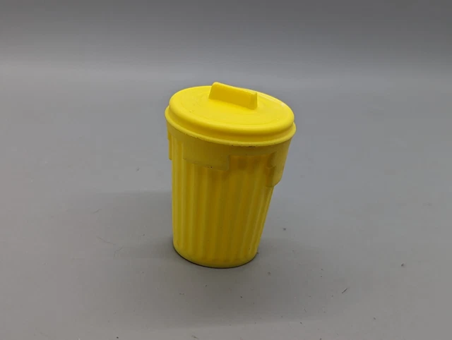 Vintage 1976 Topps Yellow GARBAGE CANDY Trash Can Container fleer SERIES 1 gum