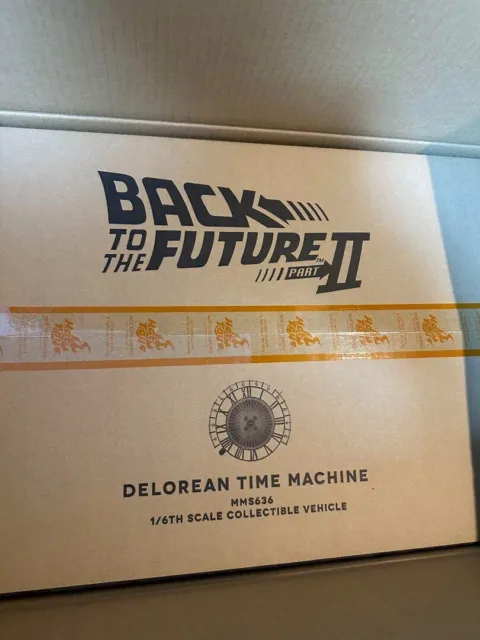 Back to the Future Part II DeLorean Hot Toys MMS636 Time Machine Figure  1/6