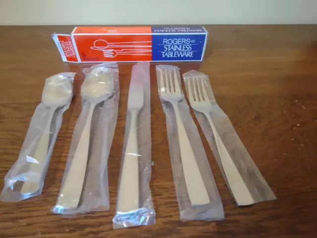Vintage WM Rogers VANGARDE #1 Place setting, spons forks,knife stainless NOS