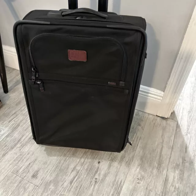 Tumi Alpha Continental Carry-On Expandable Black 22021DH Luggage Suitcase 21"