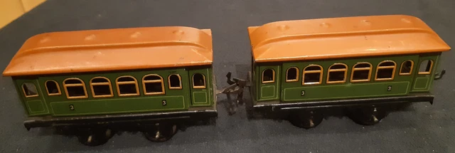 2 sehr alte Waggons aus Blech. Spur 0??. Hersteller GBN ca: 1919