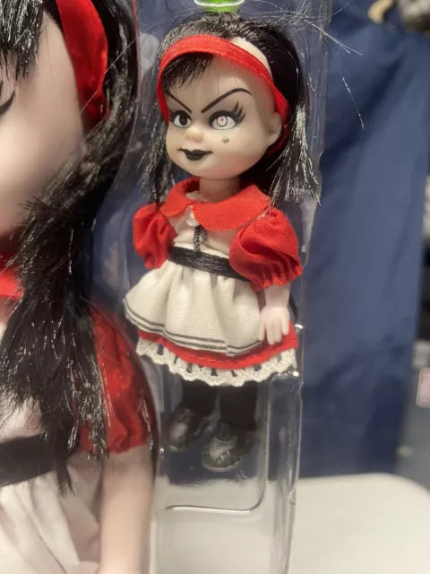 Living Dead Dolls Sadie Alice Wonderland Drink Shrink A Cake Action Figure 3