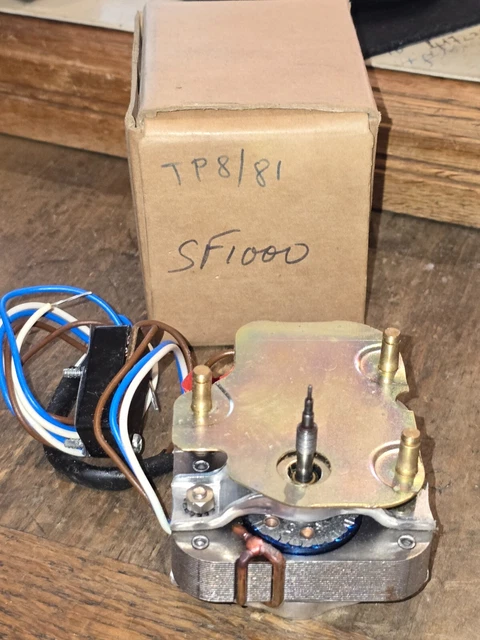 MOTEUR POUR tourne disque TEPPAZ , vieux stock EUR 20,00 - FR