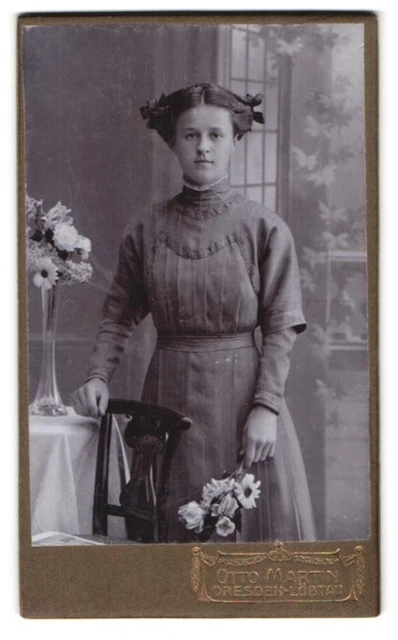 Fotografie Otto Martin, Dresden, Reisewitzerstrasse 18, Fein gekleidetes Mädche
