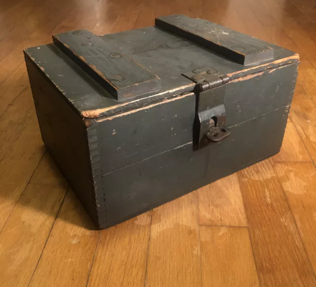 Atlas Powder Co. Empty Wood Crate Box High Explosives 1000 NO. 6 Blasting Caps