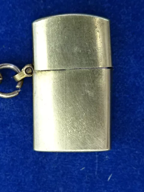 JOLI / Nice & TOP +++ PORTE-CLES BRIQUET ANCIEN / Key ring Lighter - Style ZIPPO