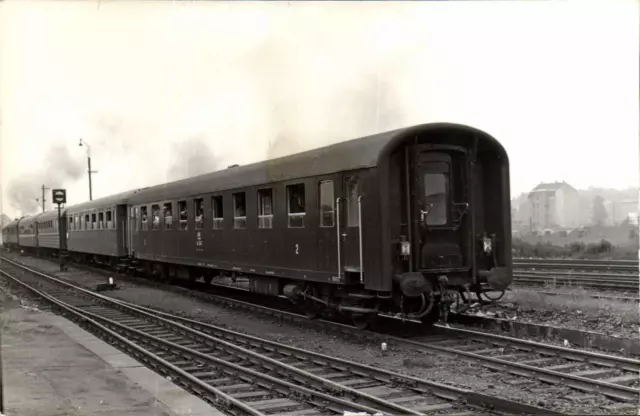 (V364) Fotopostkarte - Personenzug - ca. 14 cm x 9 cm (Ungarn ?)