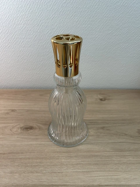 Promo Ambiances Devineau Coffret Lampe Berger Ovalie Blanche chez Hyper