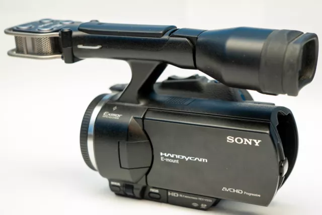 Sony NEX-VG30 Camcorder with 16-50mm zoom lens, 3900 mAh battery