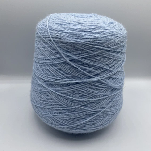 Máquina de acrílico Heirloom Carasoft e hilo tejido a mano 1 lb cono 2 capas azul bebé