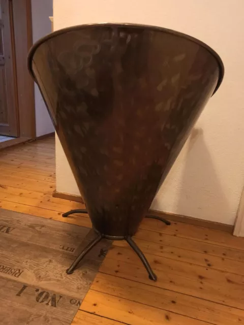 Designer Stuhl aus Edelstahl