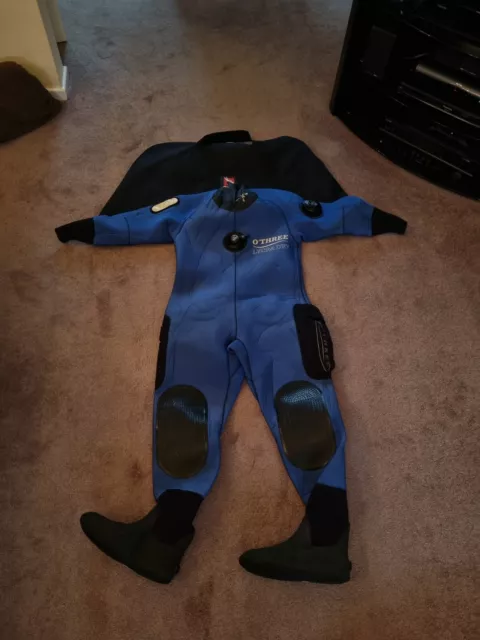 scuba diving dry suit