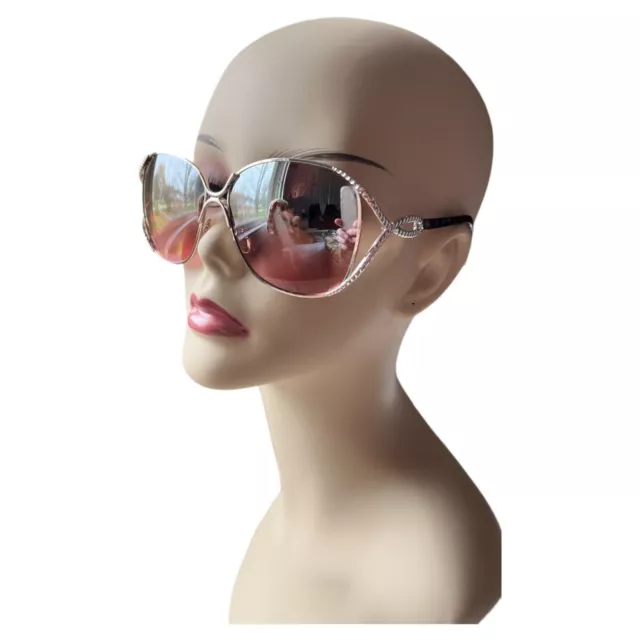 Woman's Rocawear Sunglasses