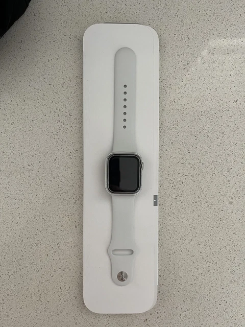 APPLE WATCH SERIES 5 40mm Silver Aluminium Nike Edition GPS
