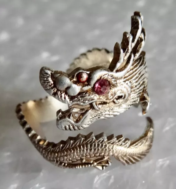 wATER DRAGON GUMBALL MACHINE TOY RING VINTAGE PLAY JEWELRY HONG KONG neocurio