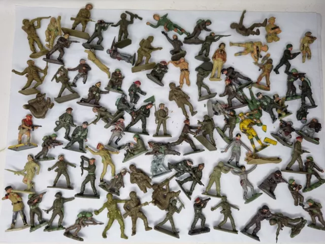 Vintage Crescent Lone Star Toy Hong Kong... Plastic Soldiers Very Poor Condition
