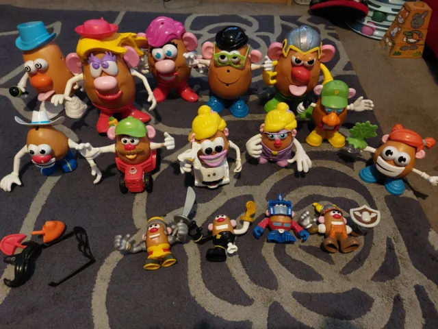 HUGE DISNEY MR & Mrs POTATO HEAD FIGURES DISNEY LOT APPROX 100 PIECES