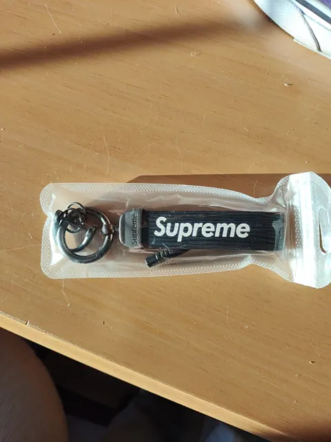 BLACK SUPREME PENDANT WITH KEY HOLDER, AND FLAT SCREWDRIVER. Keychain