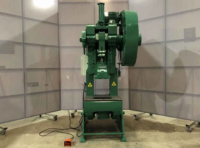 Niagara A4 PL Punch Machine