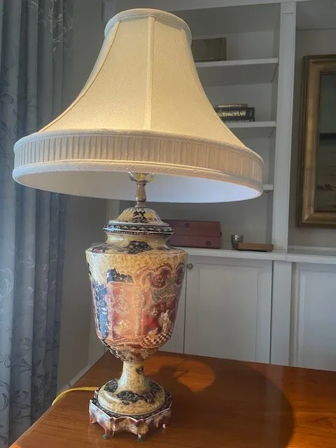 Eutruscan style formal table lamp, excellent condition.