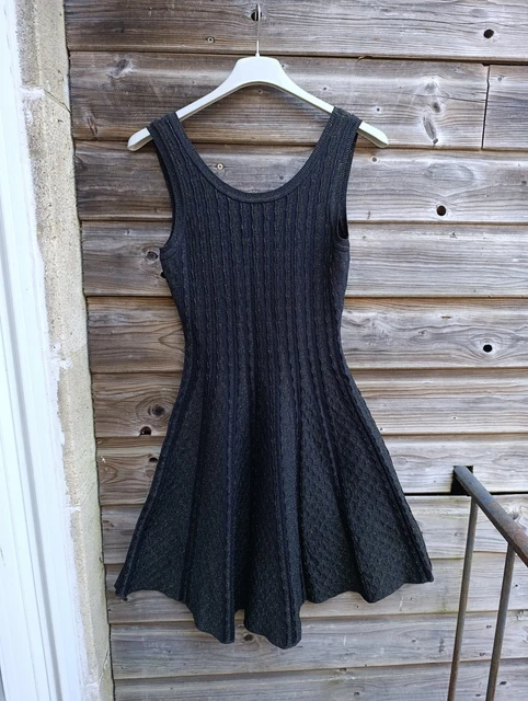 Robe Sandro Noire Avec Volants - Taille 36, Courte, Sans Manches, Occasion Très Bon état