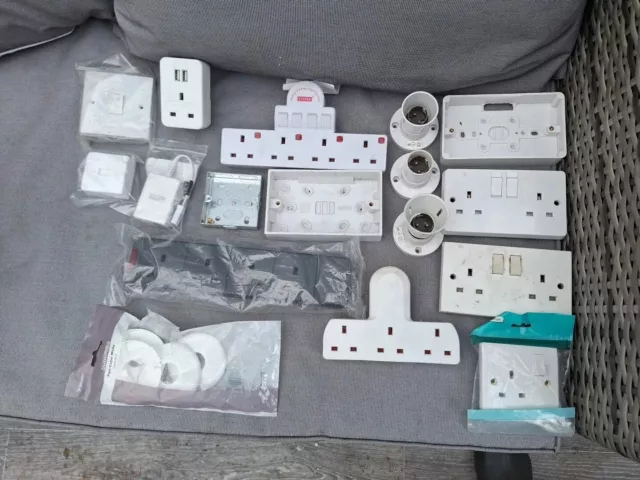 17 Items Electrical Joblot, Switches, Sockets etc...