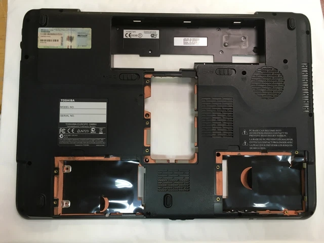 Capot De Service Toshiba DZC3BBD3HD0I200 - Pour Satellite P300-27Z, P300 - Occasion