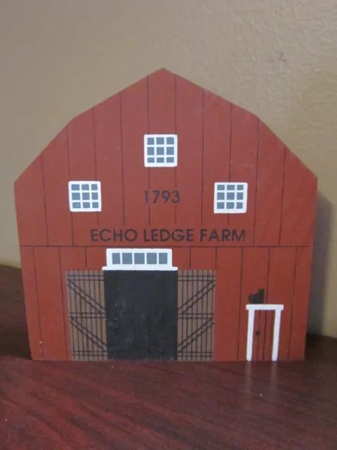 Vermont Barn Cat's Meow Village American  1992 Barn Series Real Wood Clean!!