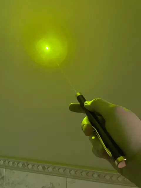 561nm Yellow Green Laser Pointer (Black Brass Pen Host) - USA!