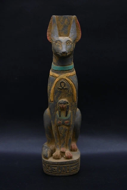 Statue du dieu égyptien Anubis assis en pierre solide noire lourde Fabriquée en Egypte - Canada