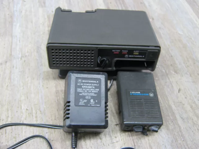 Motorola  II  Pager Amplified Charger  Power Supply, NRN4985B, w/minitor ii