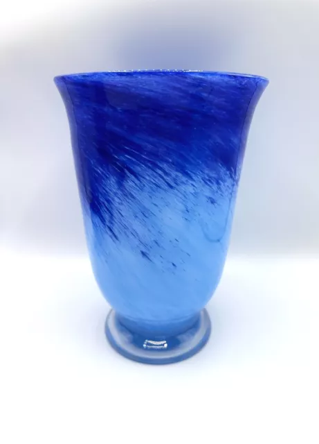 Große schwere Vase auf Fuß Glas Blau Hellblau Mundgeblasen Glaskunst Höhe 22,5cm