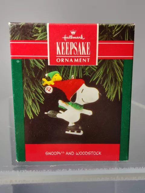 New Hallmark Keepsake 1992 Snoopy And Woodstock Ice Skating Christmas Ornament