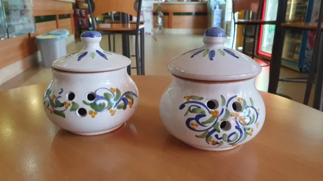 Coppia Portaspezie In Ceramica Artigianale