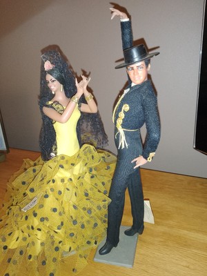 Pair of vintage Spanish flamenco dancing dolls . Marin Chicalana made in Spain