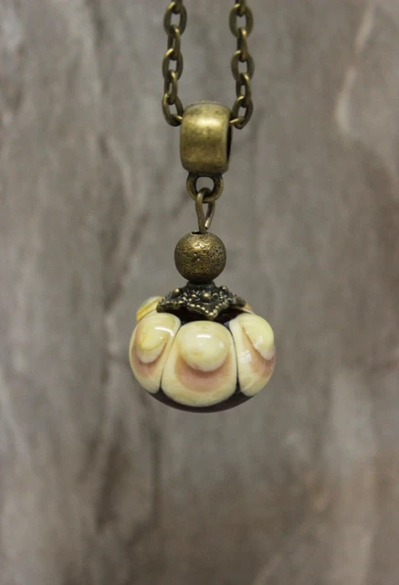 Collier Pendentif Vintage DALI - Bouche Et Nez Doré - Avec Cordon Noir Et Or - Occasion Rare