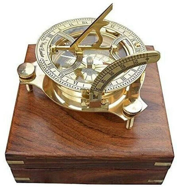 Vidéo de stock Premium - Boussole vintage, cadran solaire, télescope et