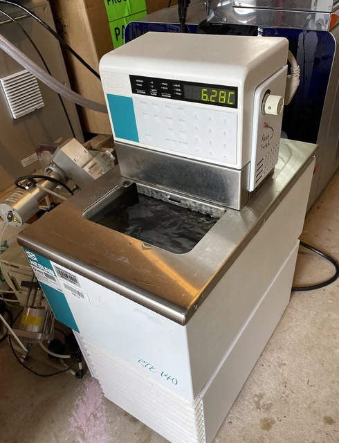 Thermo Neslab RTE-140 Low Temperature Refrigerated Bath Circulator Benchtop Unit