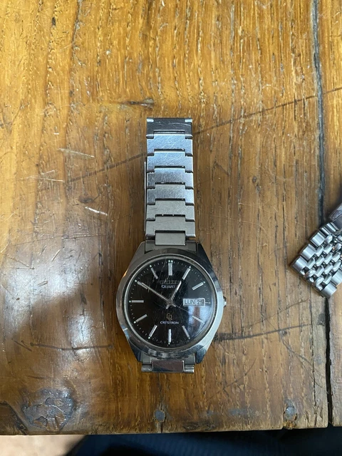 Orologio analogico Citizen Eco Drive in acciaio AW0100-86E