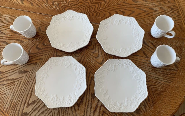 Cinta y tazas blancas de flores Lynn Hollyn Porta de 9" hechas en Portugal