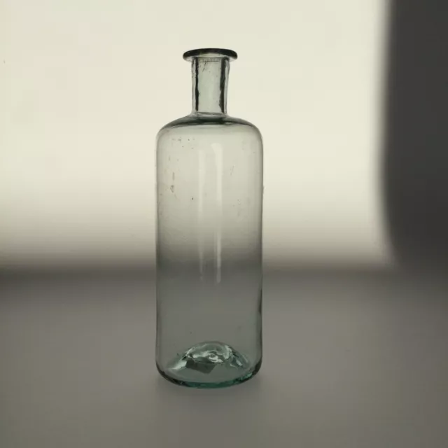 Antike mundgeblasene Medizin Flasche, Waldglas, Abriss, Leipzig, 19. Jhdt
