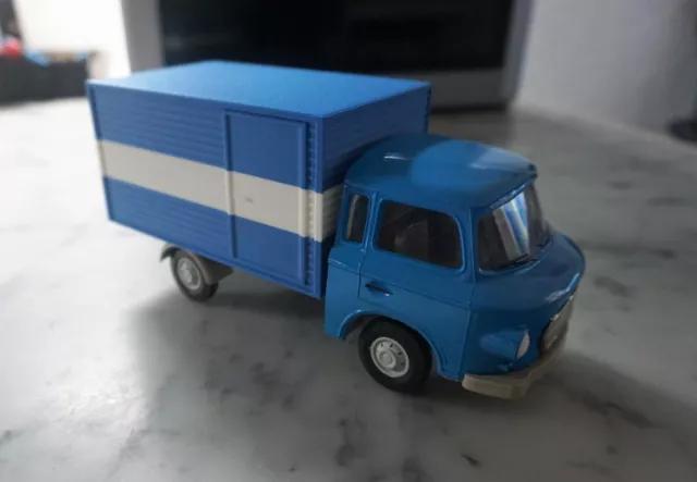 Anker Barkas B1000 Kofferaufbau blau mit weißer Bauchbinde - Umbau für Pritsche