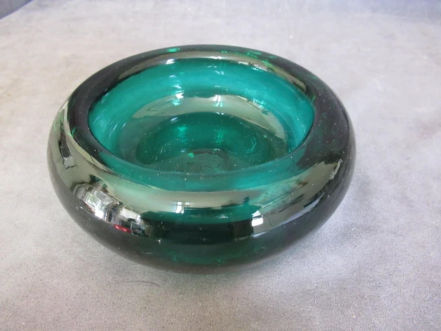 Mid Century Hand Blown Heavy Emerald Green Art Glass Bowl rd