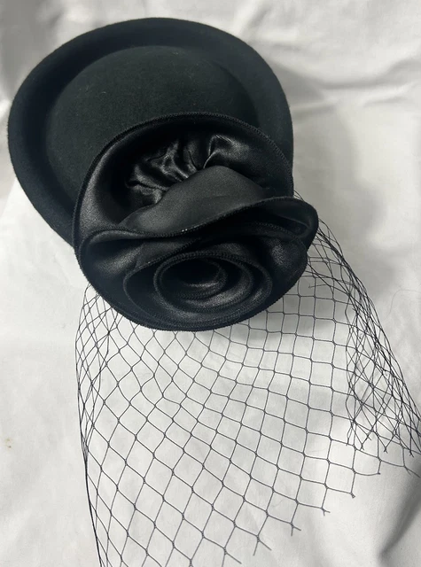 Hats, Women display picture 1