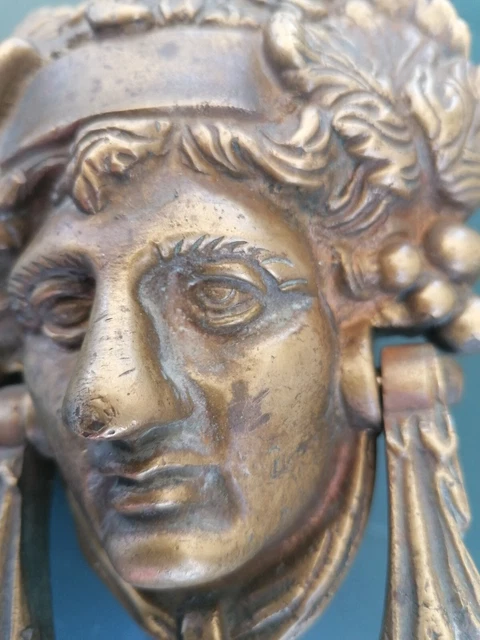 Ancien Heurtoir de porte/Marteau de porte Antique en bronze Athéna, Cariatide.  3