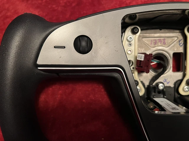 ORIGINAL TESLA MODEL X S Plaid Yoke Style Steering Wheel OEM 1622612-00 ...