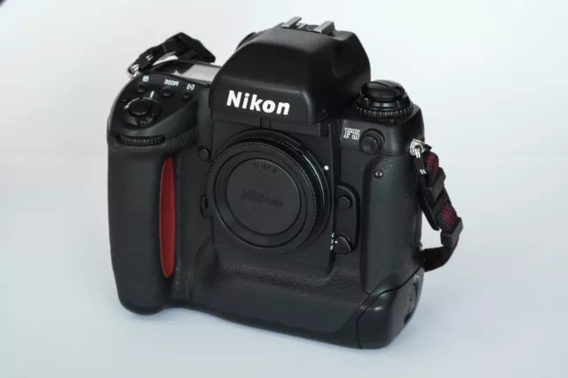 Nikon F5 • Cámara Analógica Reflex Pro 35mm • Muy buen estado