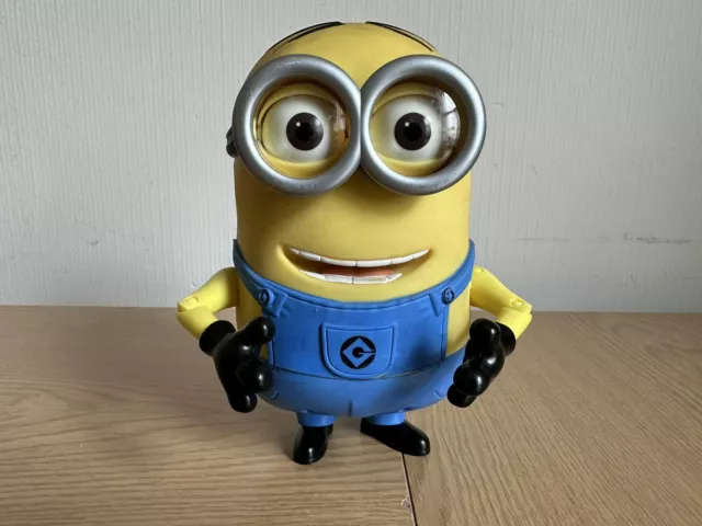 Talking dave minion toy top